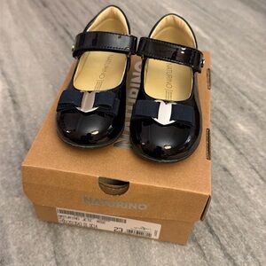 NWT Naturino Patent Leather Navy Blue Ballet Flats w Straps & Bow (7 US / 23 EU)